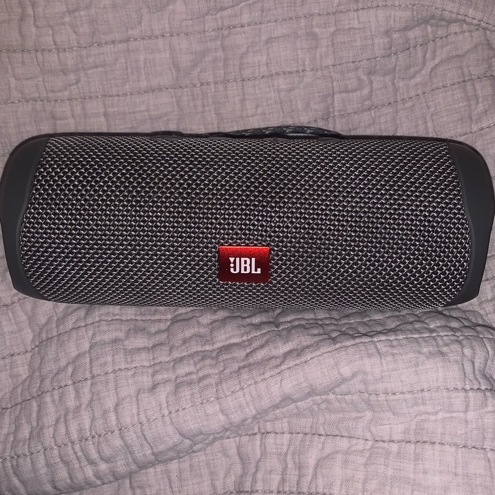 JBL Flip 5 speaker